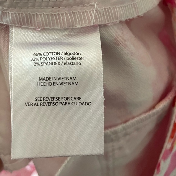 Isaac Mizrahi floral shorts size 4 - Picture 6 of 6